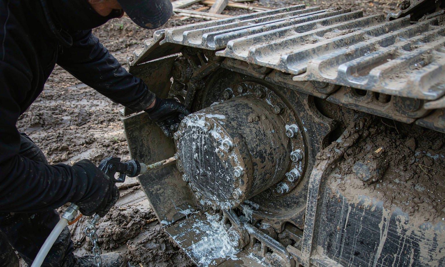 Excavator chassis pins and bushings